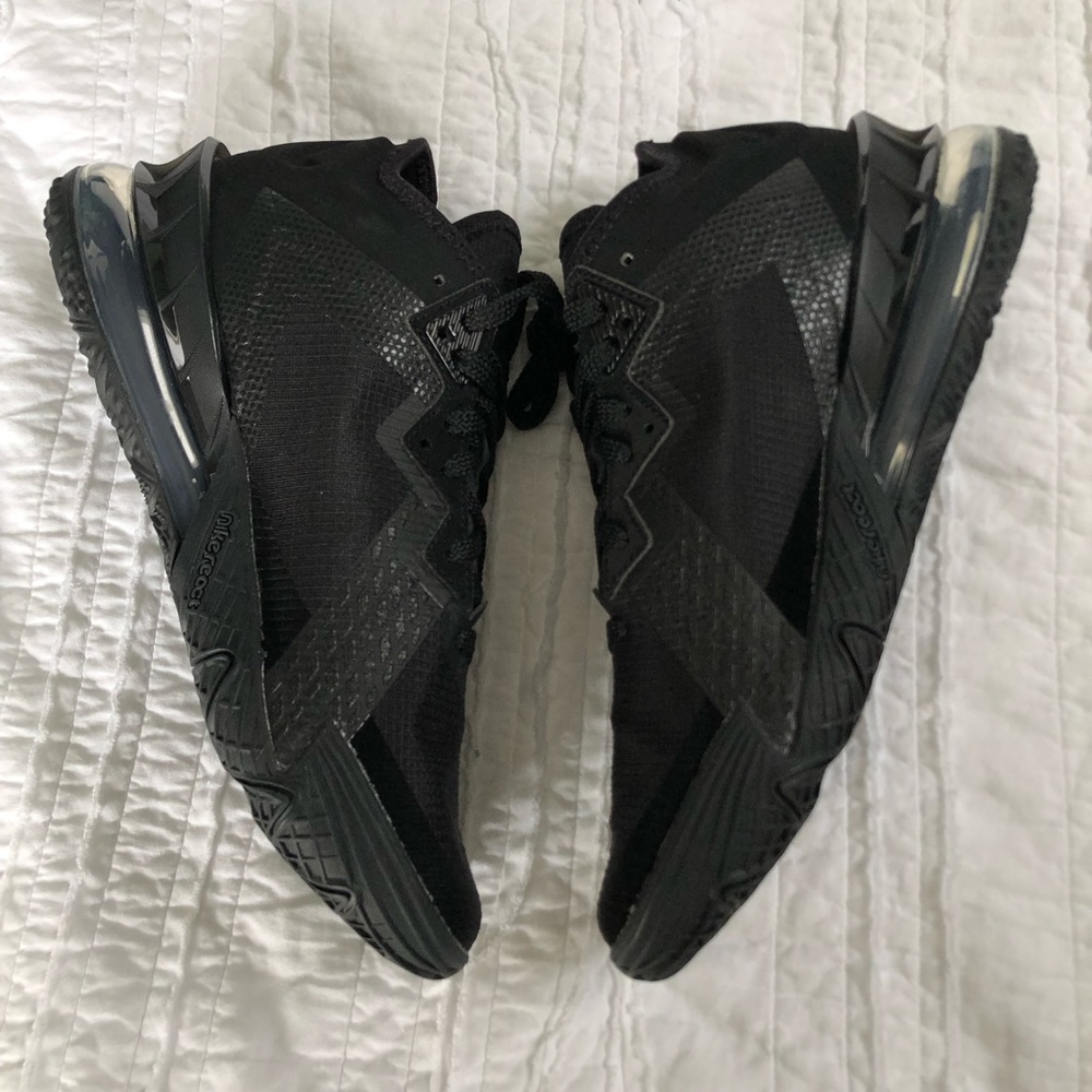 nike lebron james XVIII low basketball sneakers - Picture 10 of 14